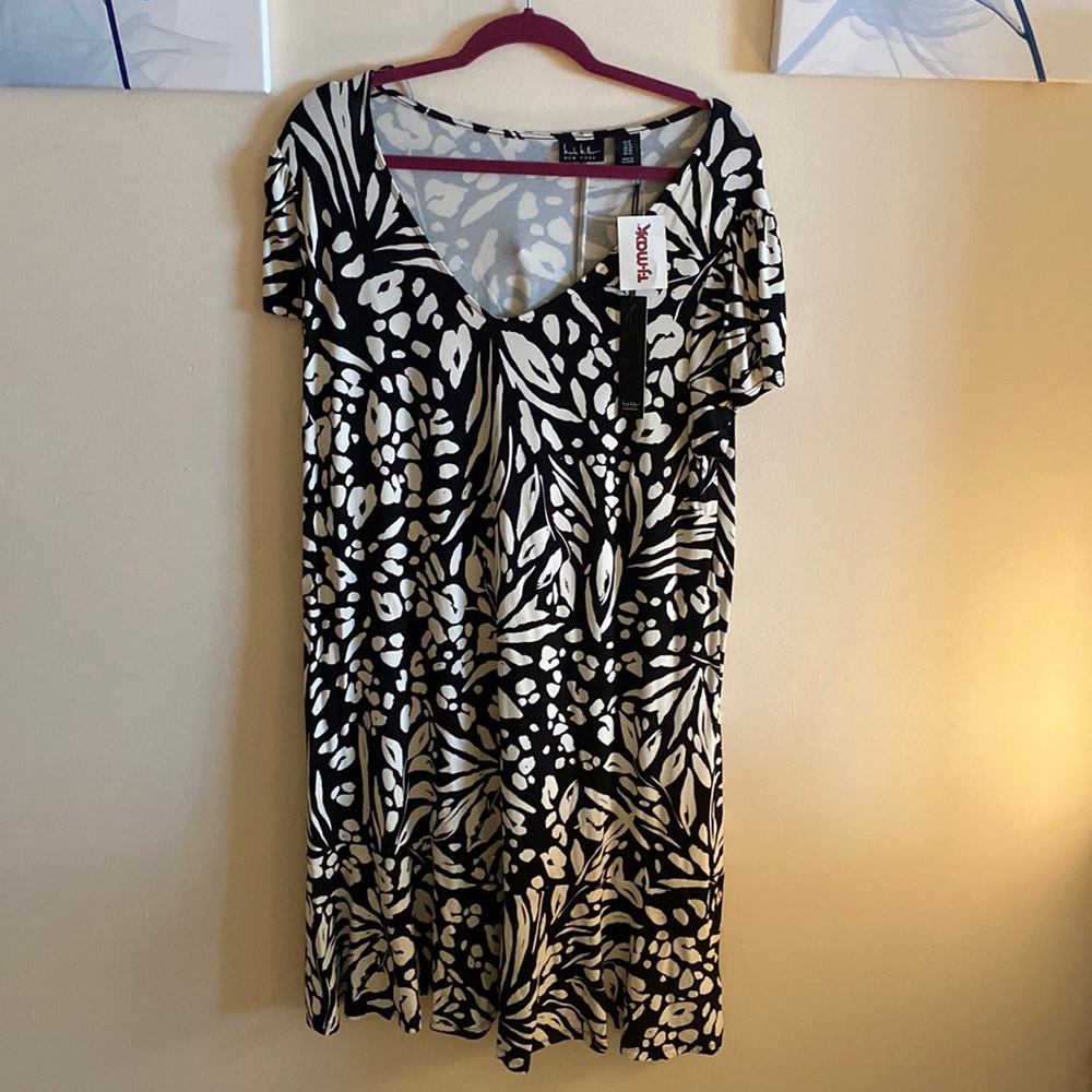 New  Nicole Miller White and black dress.   Size 1x